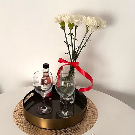 By The Park Boekarest